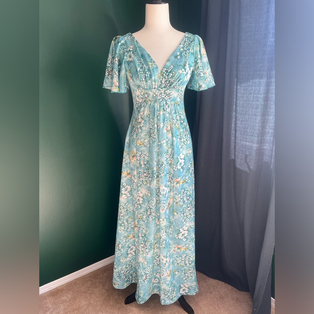 Vintage 1970’s Butterfly Sleeve Floral Maxi Dress